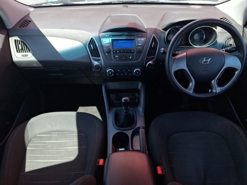 Hyundai Ix35 1.6 Gdi S 2Wd White #3