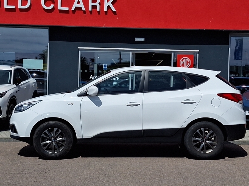 Hyundai Ix35 1.6 Gdi S 2Wd White #4