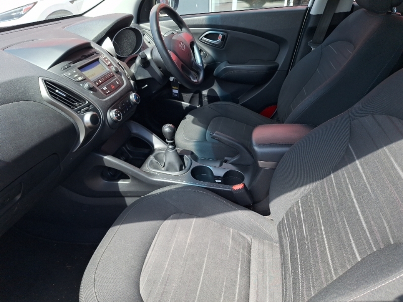 Hyundai Ix35 1.6 Gdi S 2Wd White #5