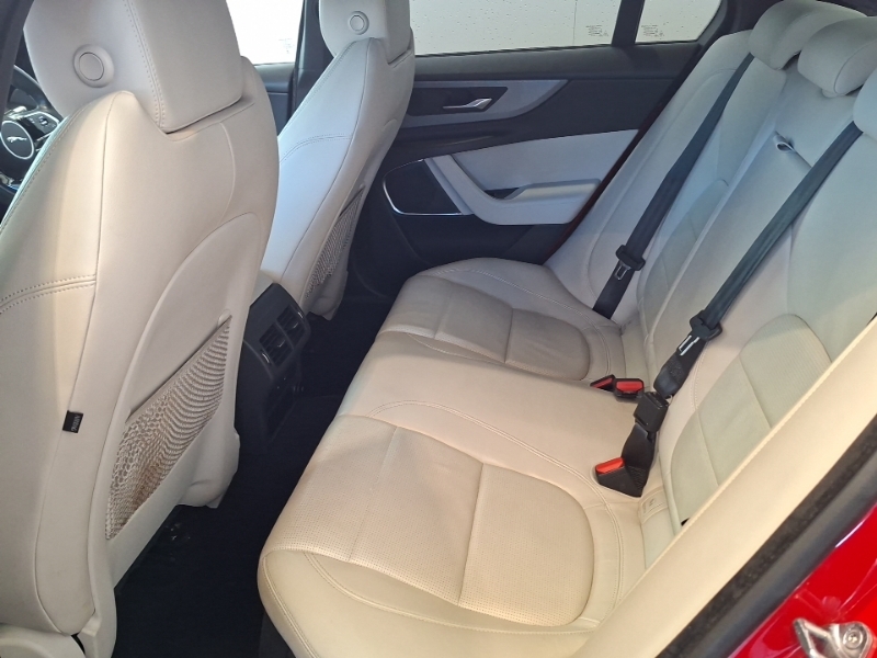 Jaguar XE 2.0D R-dynamic S Red #6