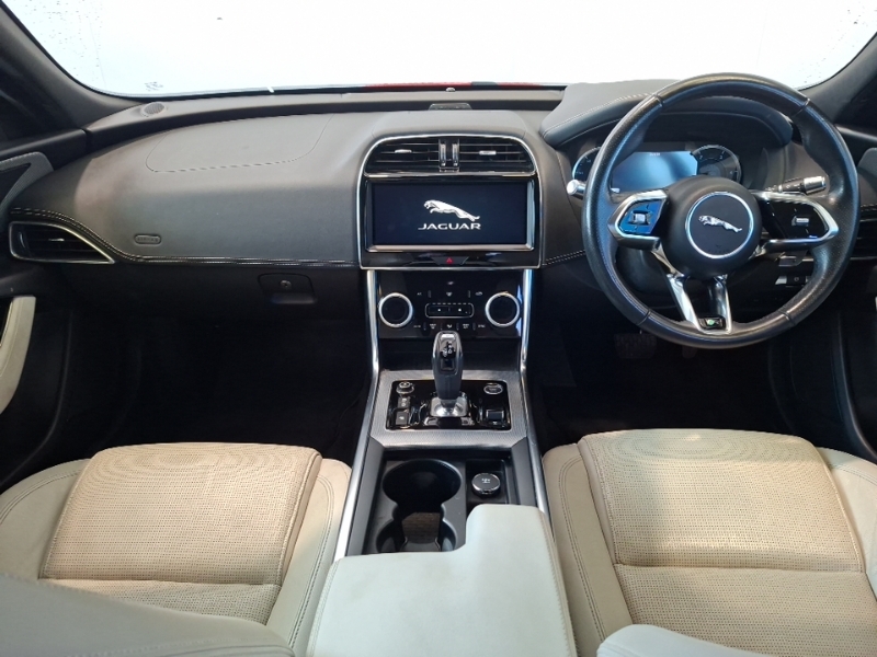 Jaguar XE 2.0D R-dynamic S Red #3