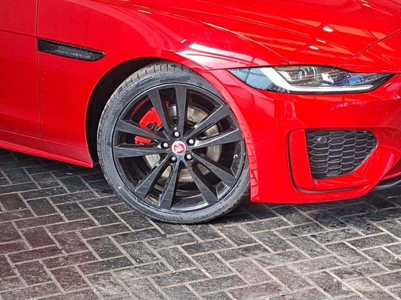 Jaguar XE R-dynamic S Red #20