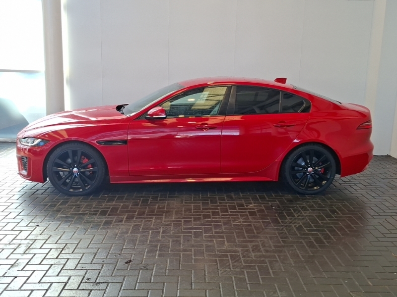 Jaguar XE 2.0D R-dynamic S Red #4