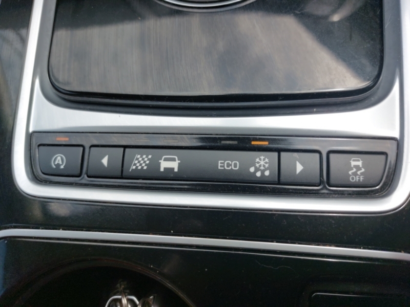Jaguar XE Prestige Black #16