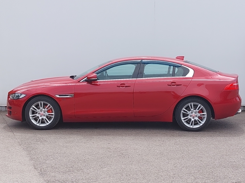 Jaguar XE 2.0D 180 Prestige Red #4