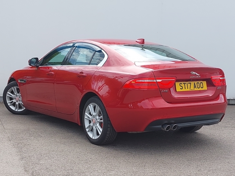 Jaguar XE 2.0D 180 Prestige Red #2
