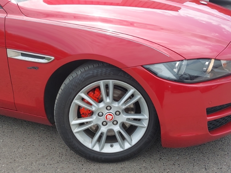 Jaguar XE Prestige Black #20