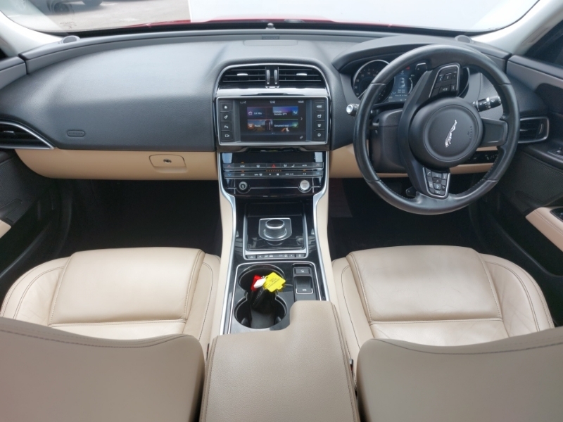 Jaguar XE 2.0D 180 Prestige Red #3