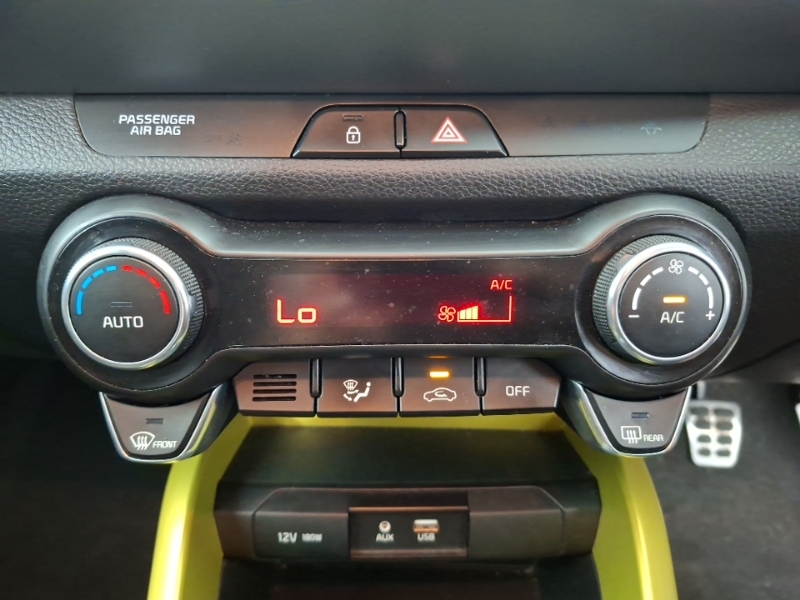 Kia Stonic First Edition Silver #15