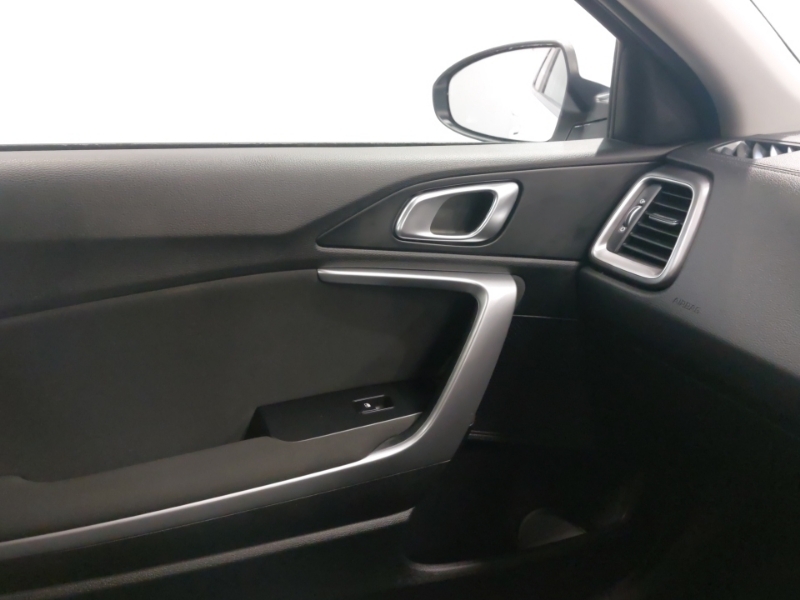 Kia Xceed 4 Phev Black #16
