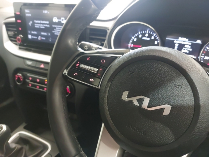 Kia Xceed 4 Phev Black #17