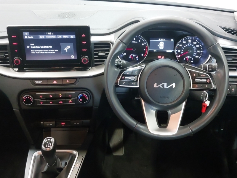 Kia Xceed 4 Phev Black #8