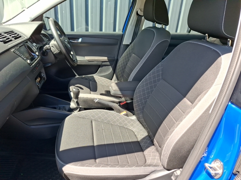 Skoda Fabia 1.0 Tsi Se L Blue #5