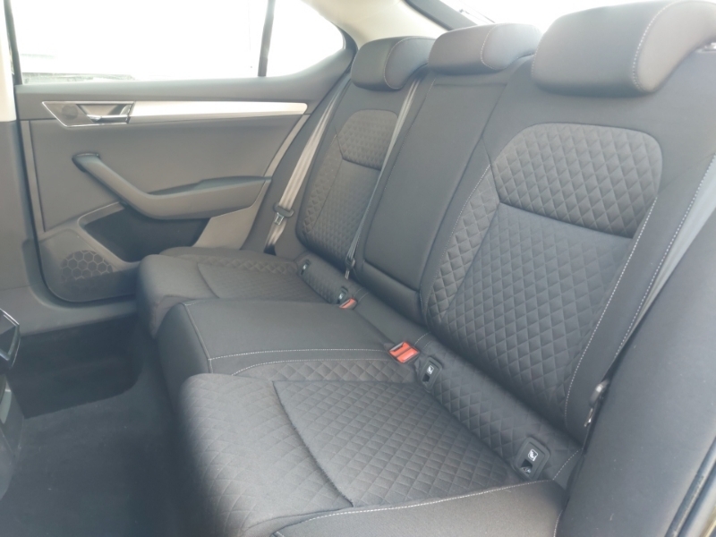 Skoda Superb 2.0 Tdi Cr Se Dsg Black #6