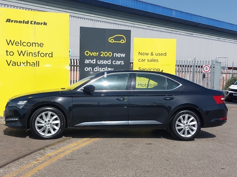 Skoda Superb 2.0 Tdi Cr Se Dsg Black #4