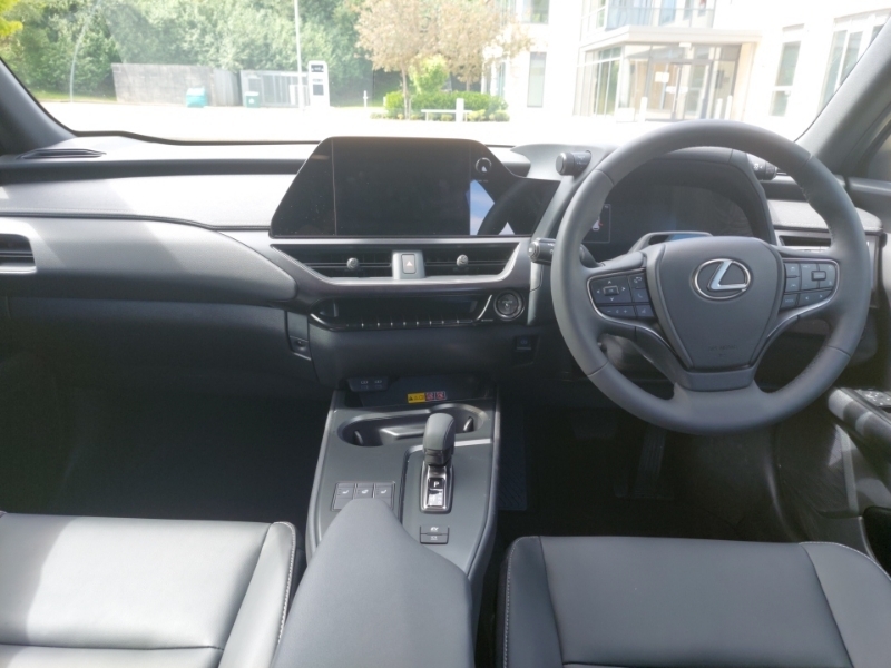 Lexus UX 300H 2.0 F-sport Design Cvt White #3