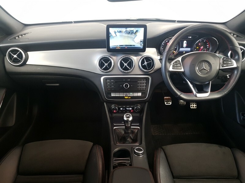 Mercedes-Benz CLA Class Cla 200 Amg Line Night Edition Plus Black #3