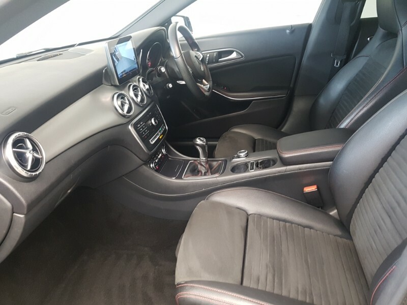 Mercedes-Benz CLA Class Cla 200 Amg Line Night Edition Plus Black #5