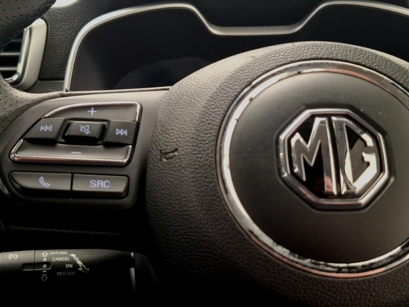 MG ZS Exclusive Red #12