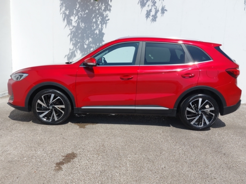 MG ZS 1.5 Hybrid Trophy Red #4