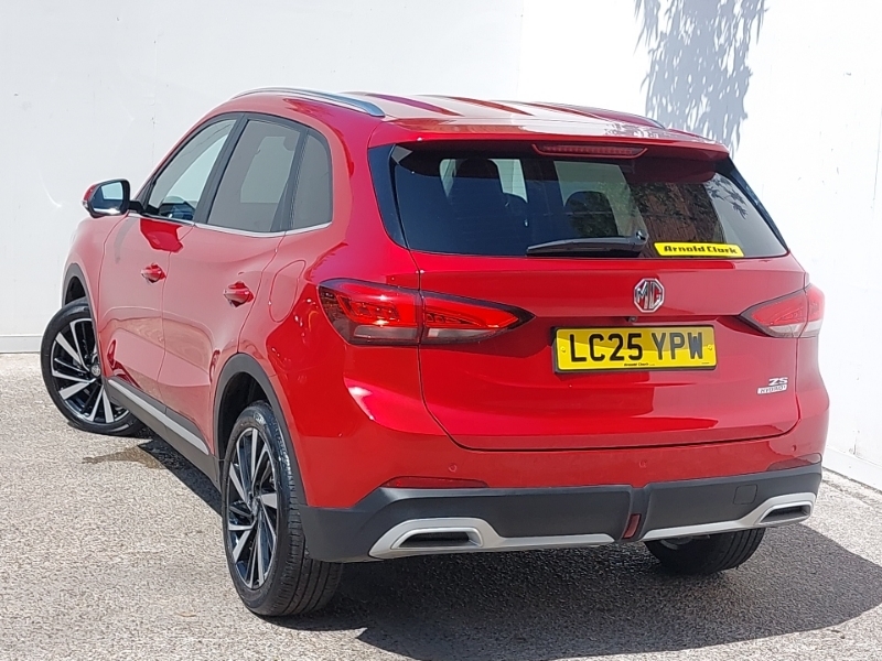MG ZS 1.5 Hybrid Trophy Red #2