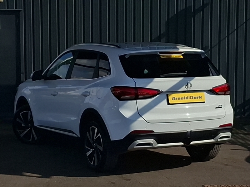 MG ZS 1.5 Hybrid Trophy White #2