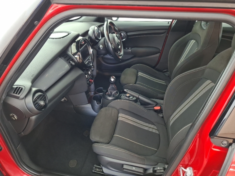 Mini Hatch 1.5 Cooper II Red #5