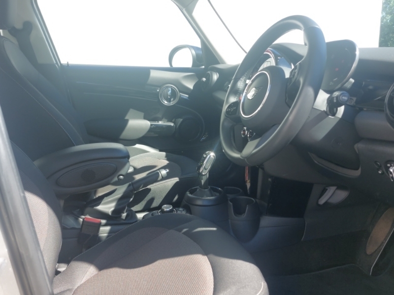Mini Hatch 1.5 Cooper Classic Premium Silver #6