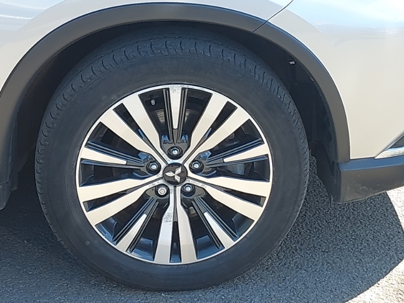Mitsubishi Outlander 2.4 Phev Dynamic Red #19