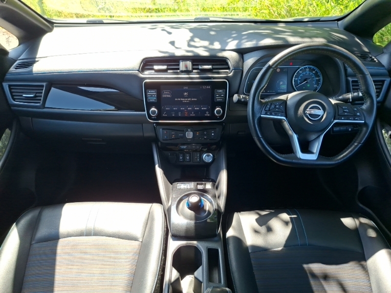 Nissan Leaf 110Kw N-connecta 39Kwh Grey #3