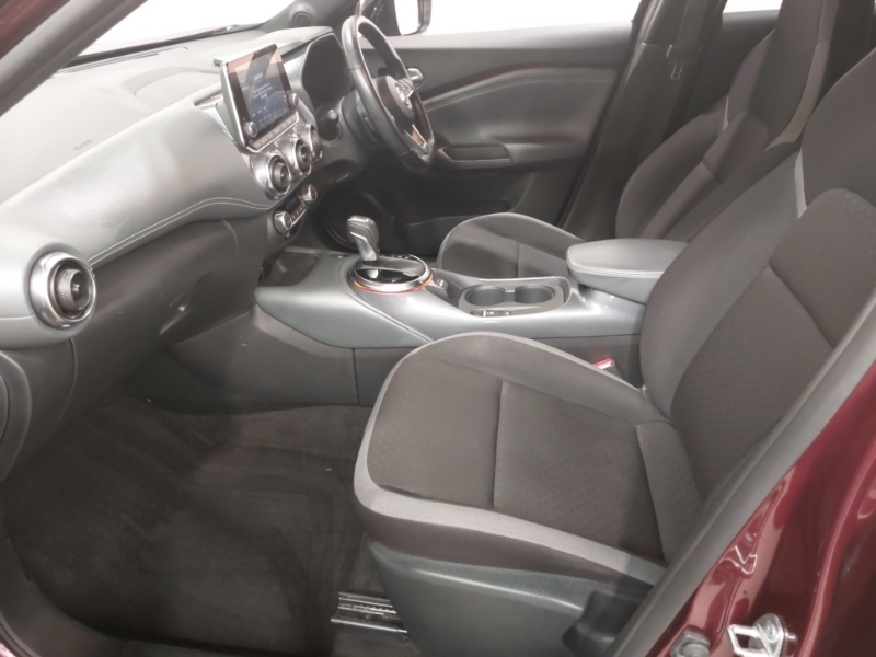 Nissan Juke Hatchback Red #5