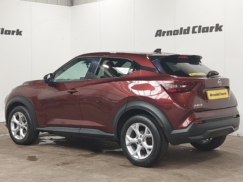 Nissan Juke Hatchback Red #2