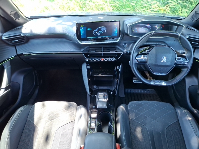 Peugeot e-2008 100Kw Gt Premium 50Kwh 11Kwch Grey #3