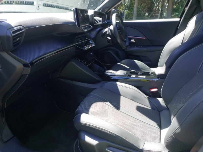 Peugeot 2008 1.2 Hybrid 136 Gt E-dsc6 Black #5