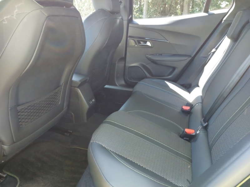 Peugeot 2008 1.2 Hybrid 136 Gt E-dsc6 Black #6