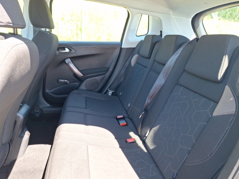 Peugeot 2008 1.2 Puretech Active Grey #6