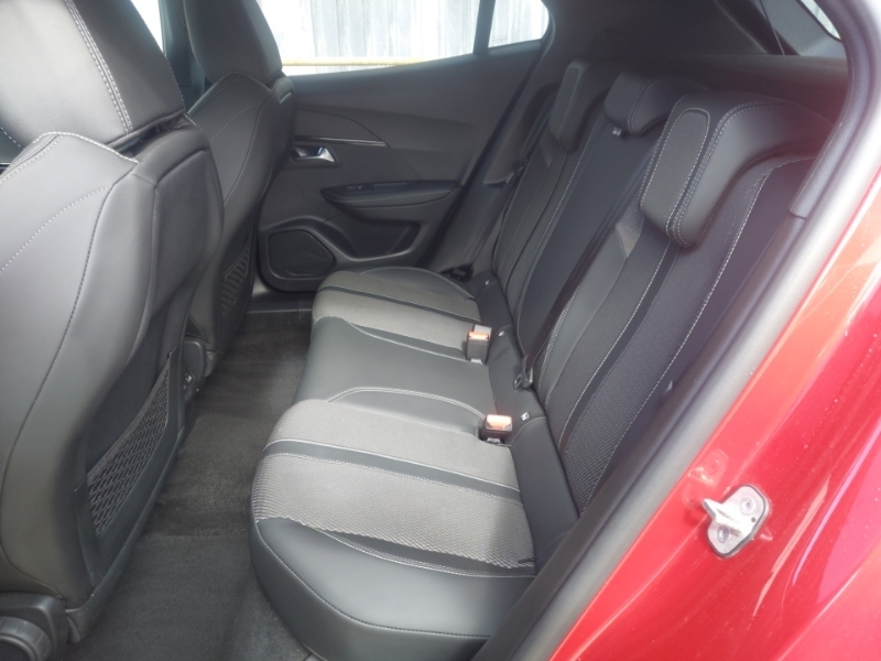 Peugeot 2008 1.2 Hybrid 136 Gt E-dsc6 Red #6