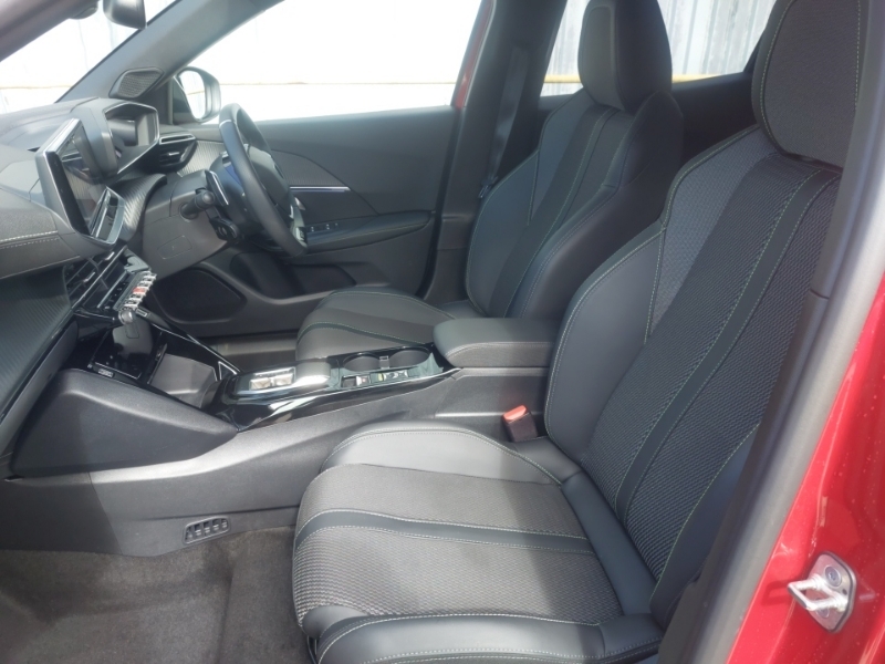 Peugeot 2008 1.2 Hybrid 136 Gt E-dsc6 Red #5