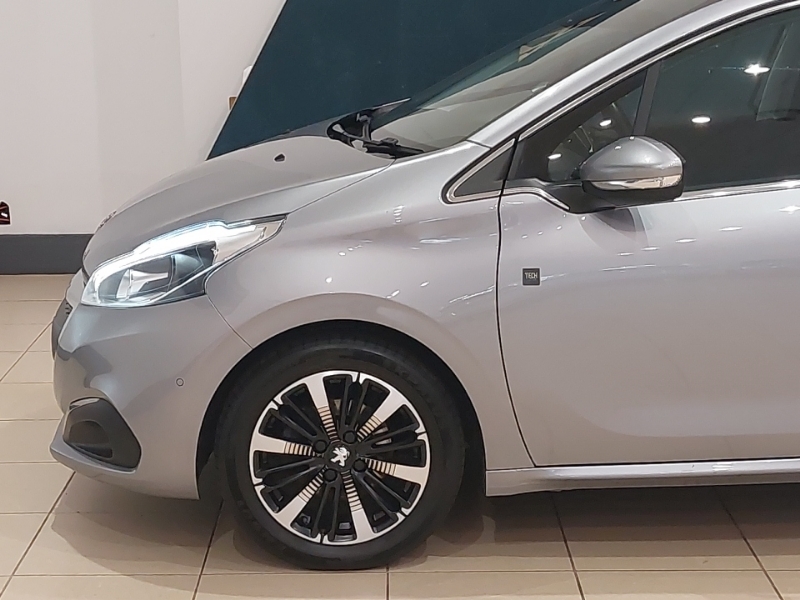 Peugeot 208 Puretech Tech Edition Hatchback Black #19