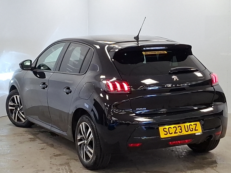 Peugeot 208 1.2 Puretech 100 Allure Premium Eat8 Black #2