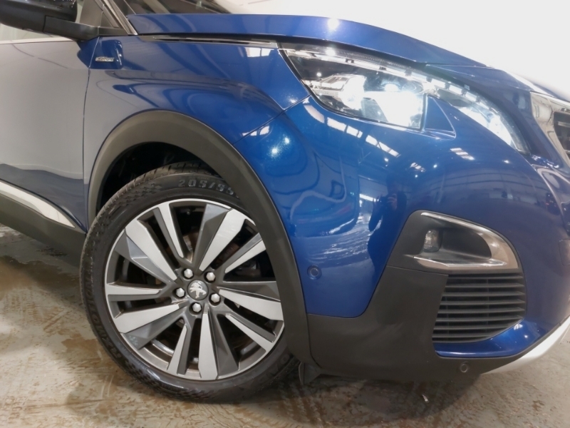 Peugeot 3008  Red #20