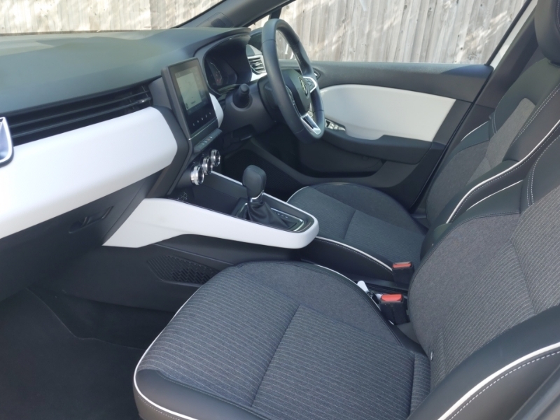 Renault Clio 1.6 E-tech Full Hybrid 145 Techno White #5