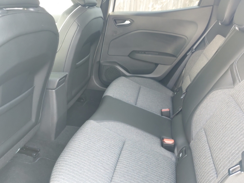Renault Clio 1.6 E-tech Full Hybrid 145 Techno White #6
