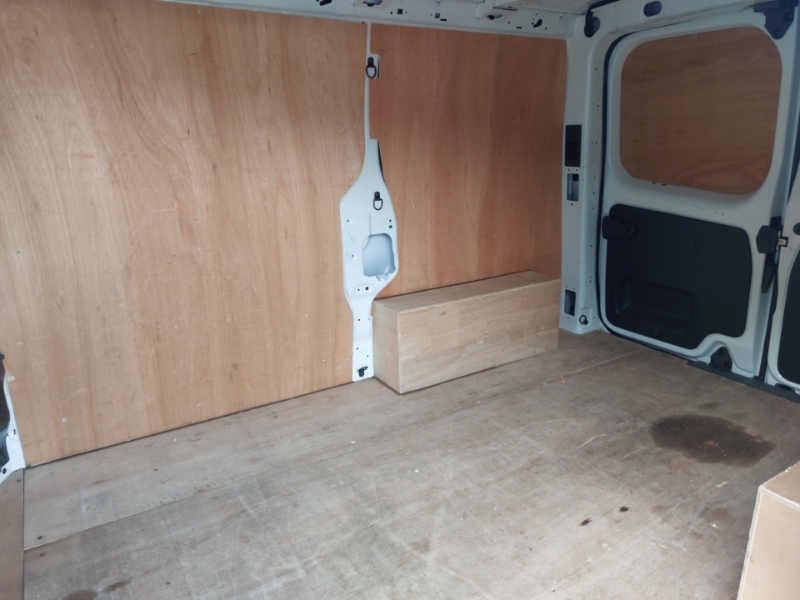 Renault Trafic Sl30 Blue Dci 130 Advance Van White #6