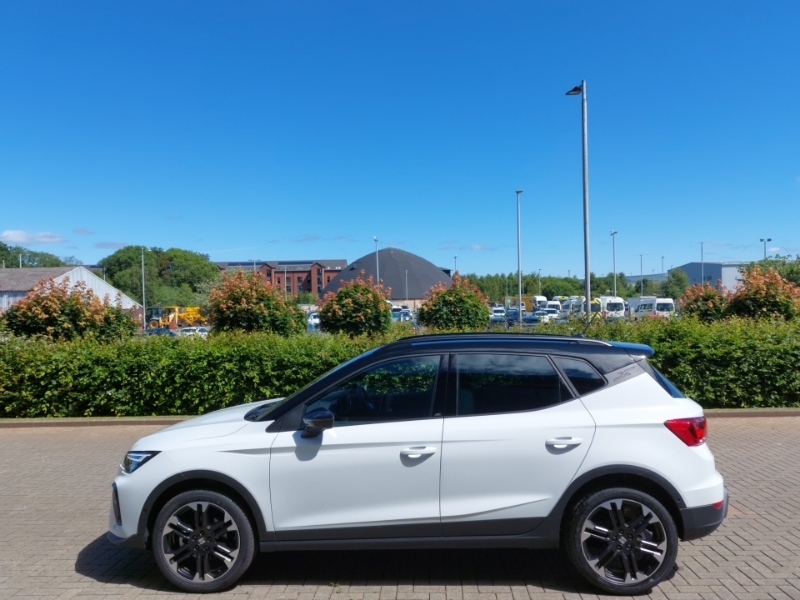 Seat Arona 1.0 Tsi 115 Fr Sport Dsg White #4
