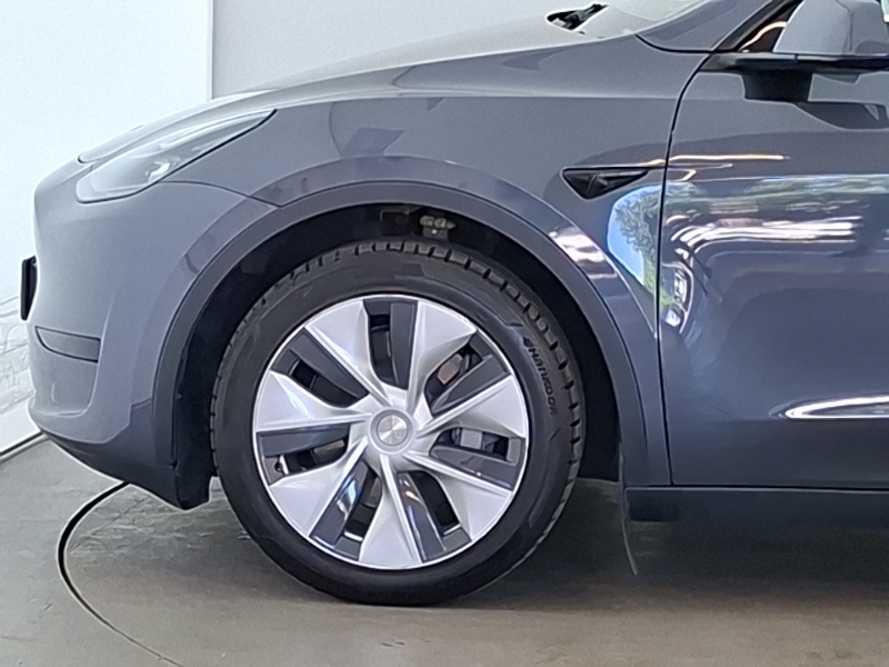 Tesla Model Y Dual Motor Long Range White #19