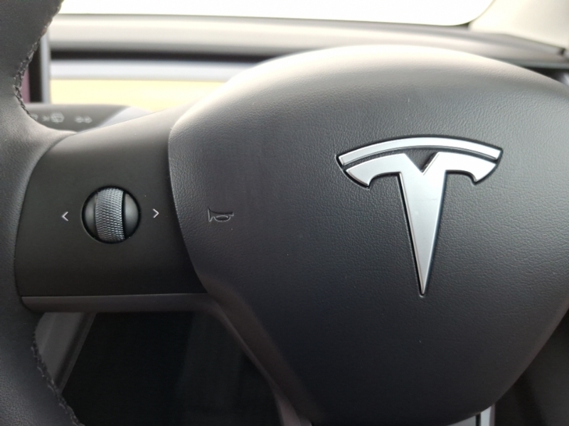 Tesla Model Y Dual Motor Long Range White #12