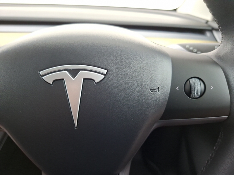 Tesla Model Y Dual Motor Long Range White #13