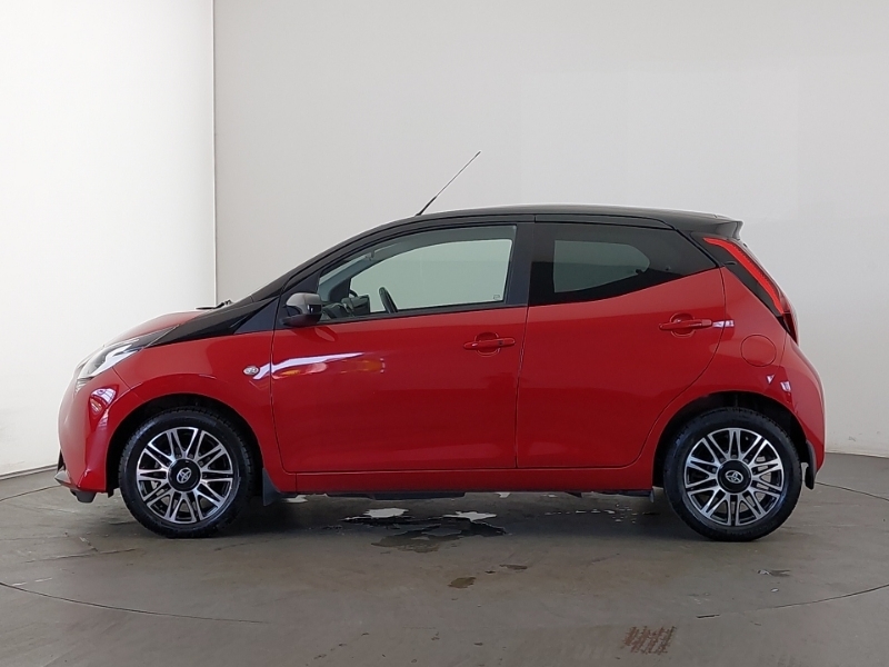 Toyota Aygo 1.0 Vvt-i X-clusiv Red #4