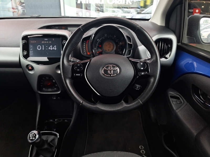 Toyota Aygo Hatchback Grey #8